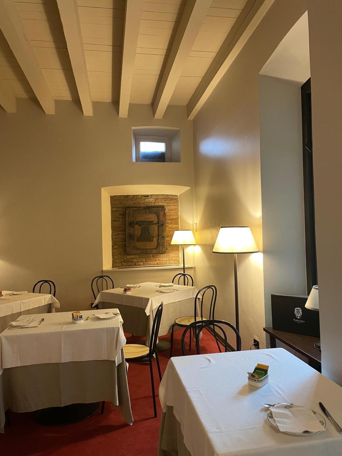 Lear • Dining Club Hotell Briosco Exteriör bild