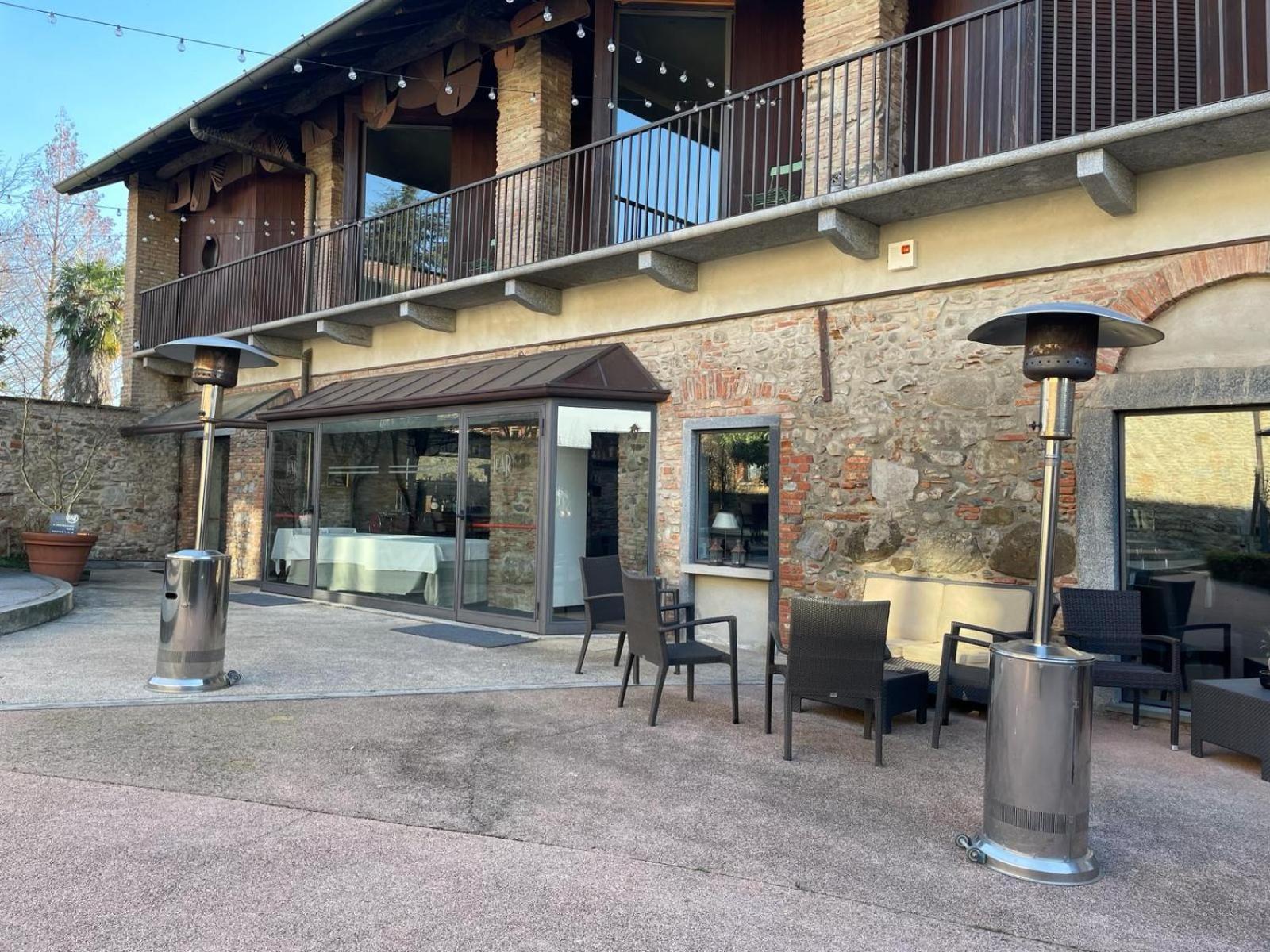 Lear • Dining Club Hotell Briosco Exteriör bild